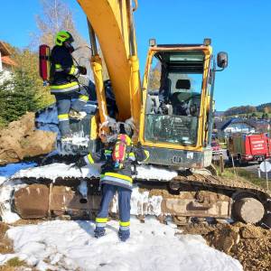 04.11.2024 Brandeinsatz-B2 „Baggerbrand“ für die FF St.Oswald